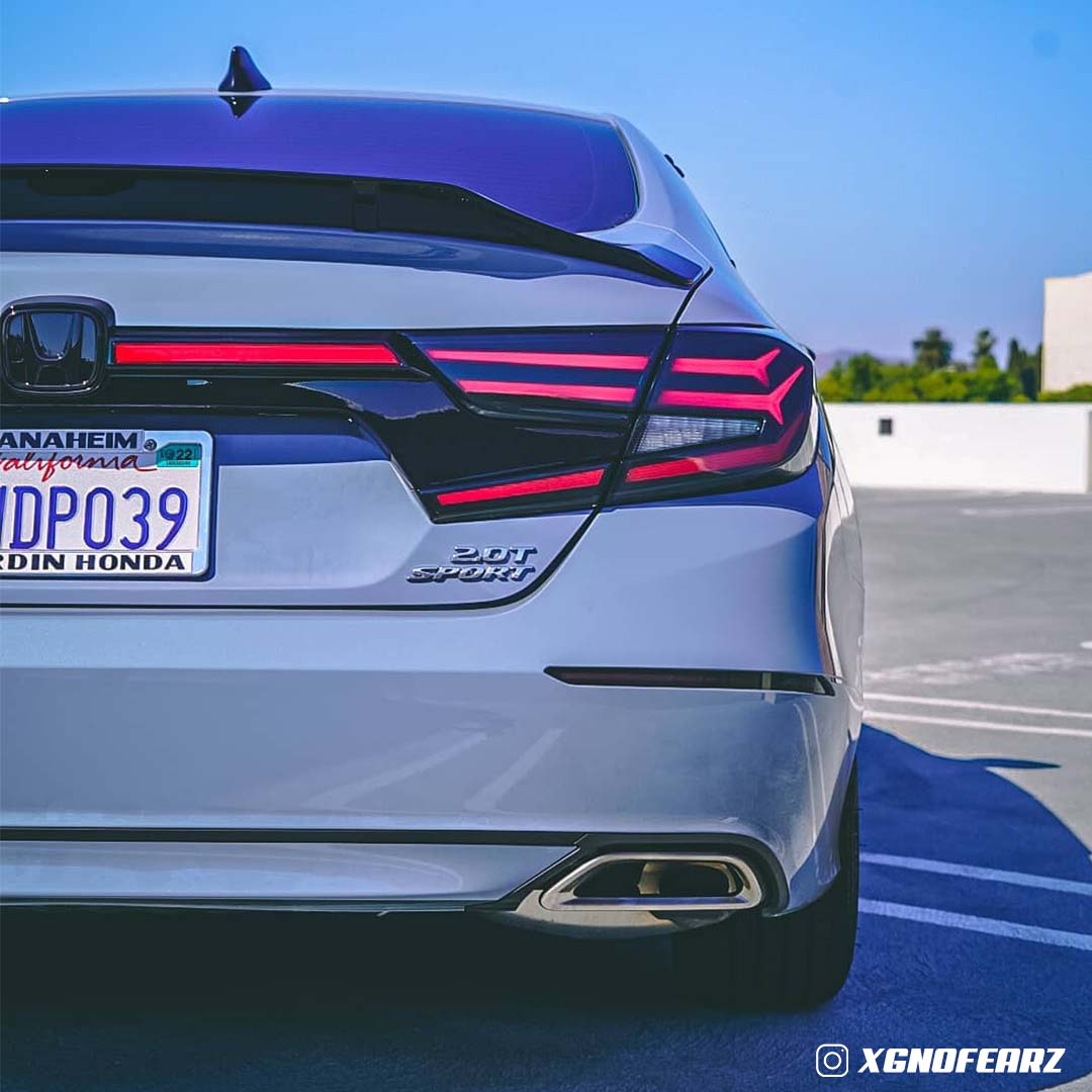 CENTER TRUNK TAIL LIGHT - XGENAUTO