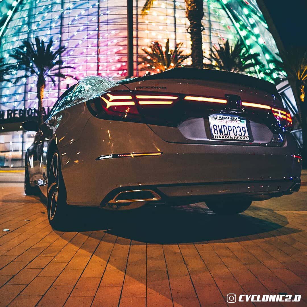 CENTER TRUNK TAIL LIGHT - XGENAUTO
