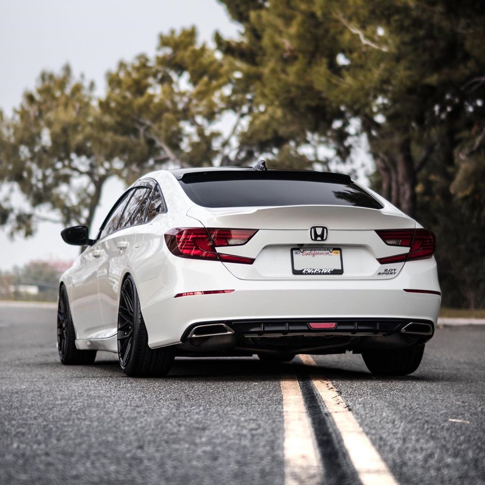 V2 "RETRO" TAIL LIGHTS - XGENAUTO